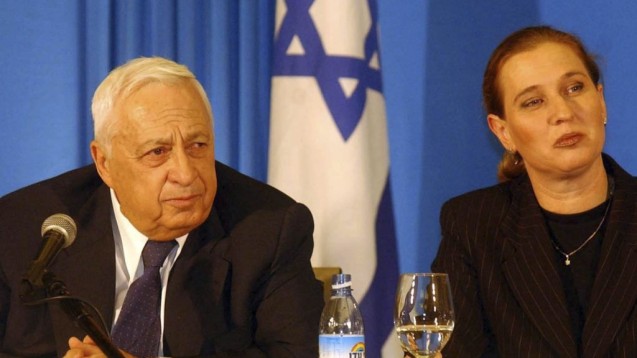 Tzipi Livni com o defunto primeiro-ministro Ariel Sharon: ela acompanhou-o quando ele deixou o Likud, depois das divisões criadas após a retirada unilateral da Faixa de Gaza, e formou o Kadima. © Direitos Reservados | All Rights Reserved